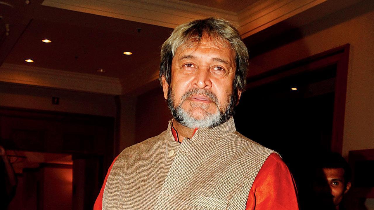 Bombay High Court gives temporary protection from arrest to filmmaker Mahesh Manjrekar