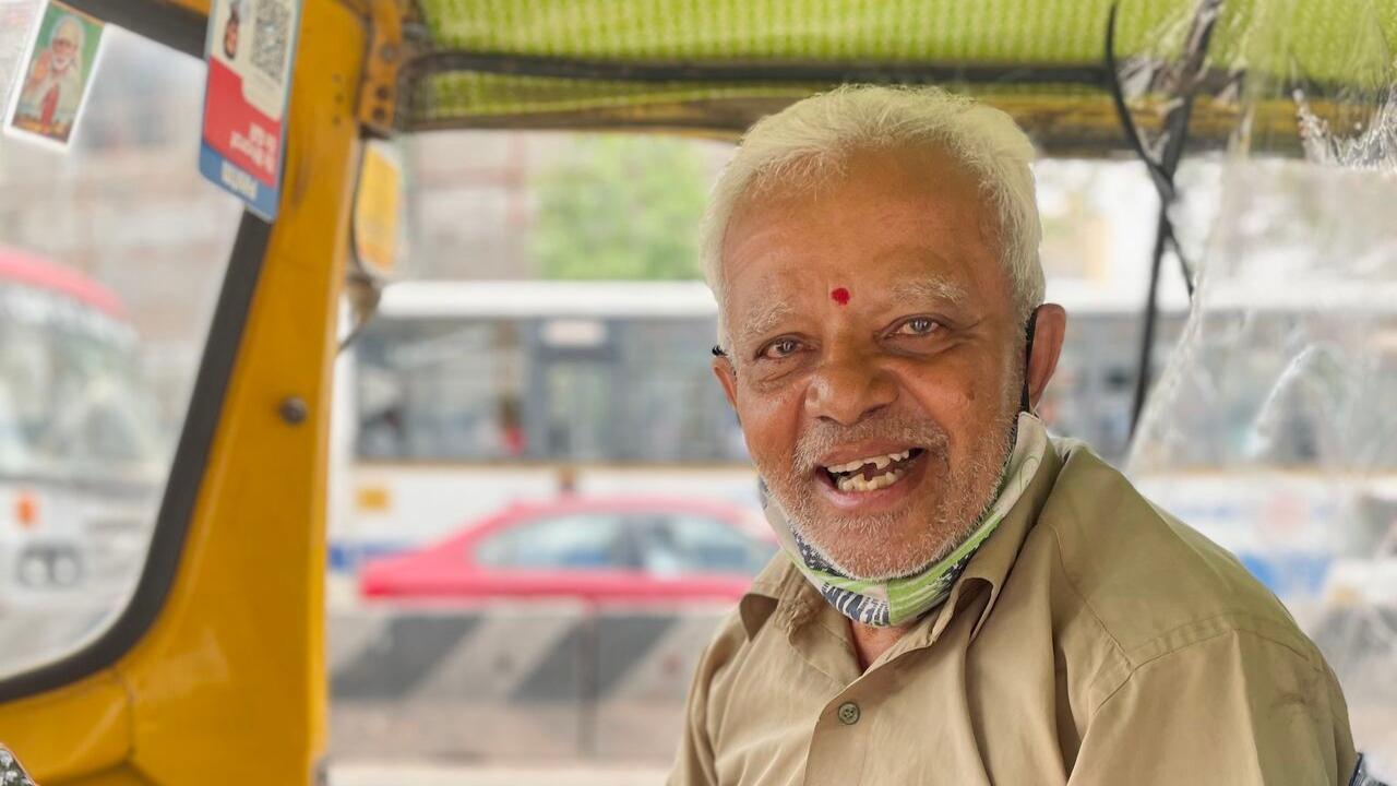 Retired English professor from Mumbai turns auto driver in Bengaluru