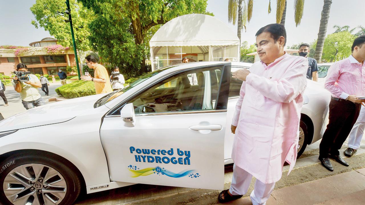 Meanwhile, Union minister Nitin Gadkari arrives at Parliament by a hydrogen-powered car. Pic/PTI