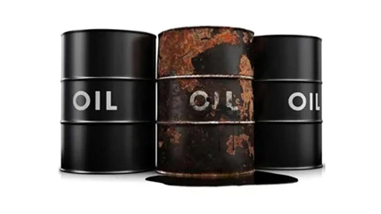 Oil prices surge to above USD 100 amid Russia-Ukraine war