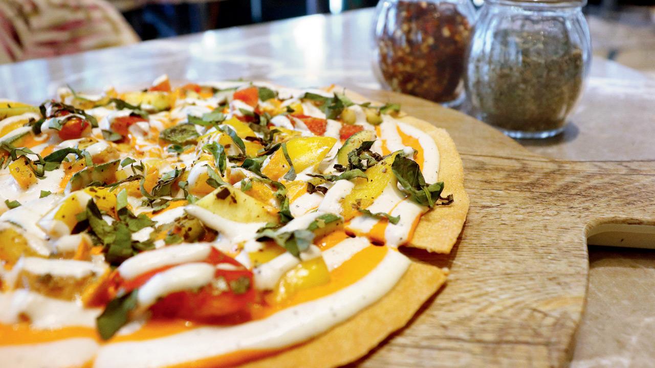 Margherita pizza with veggies, available at Seeds of Life. Pic/Anurag Ahire
