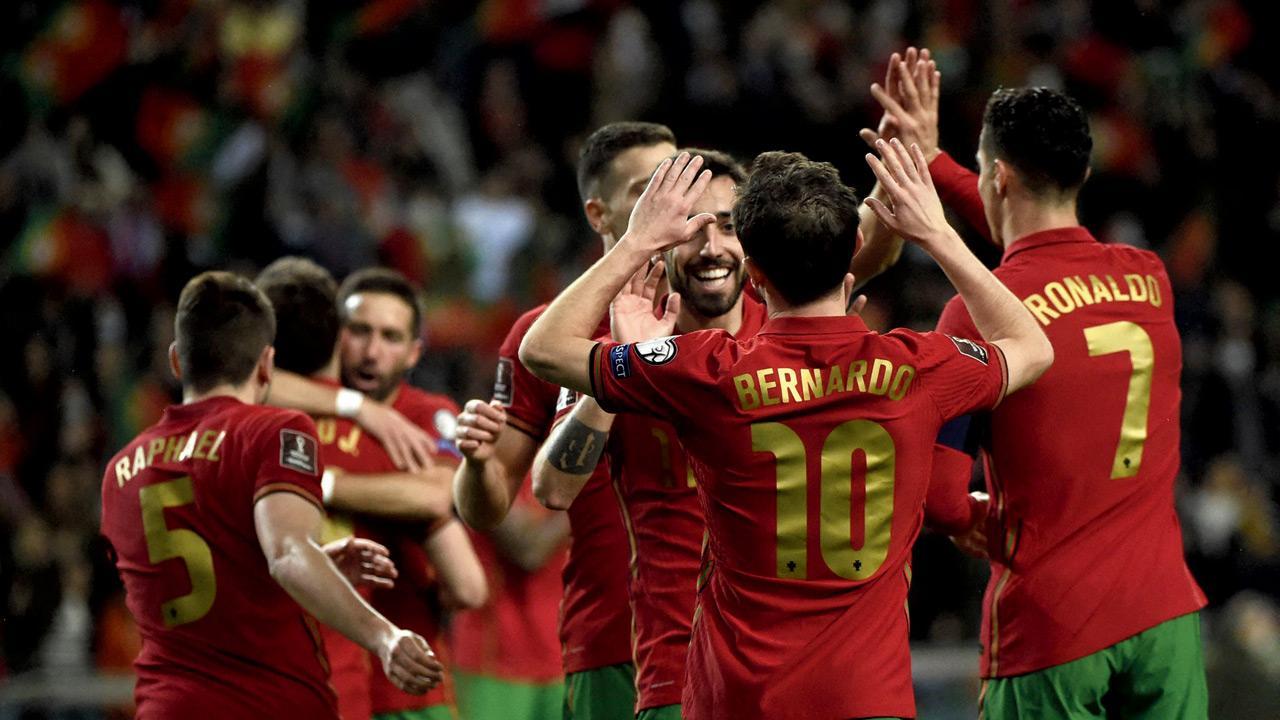 Portugal beat Turkey to inch closer