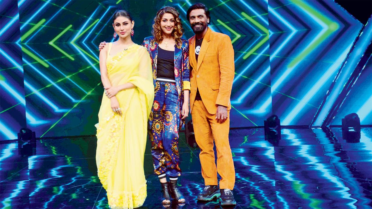 Mouni Roy with Sonali Bendre and Remo D’souza