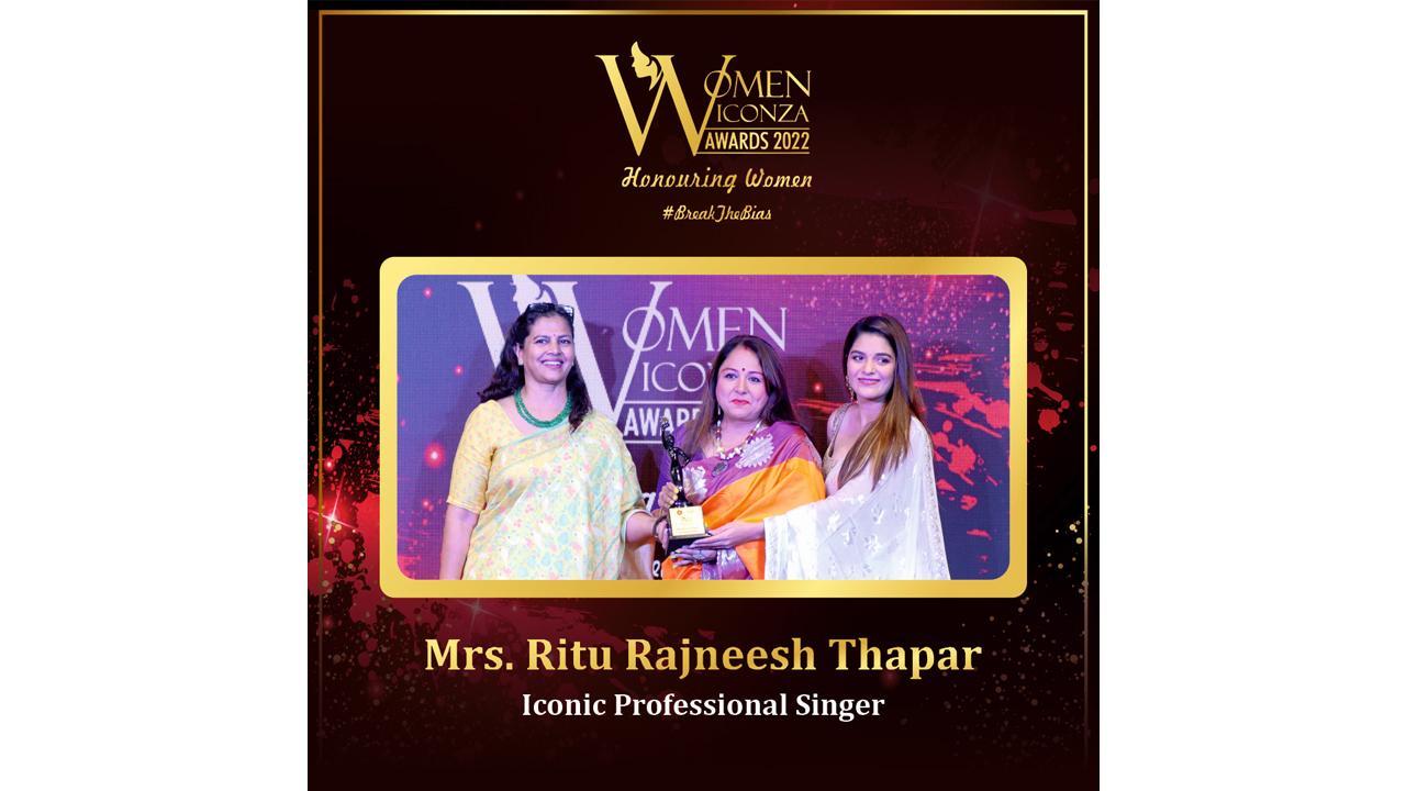 Mrs Ritu Rajneesh Thapar bags the Iconic Professional Singer Women Iconza Award 2022