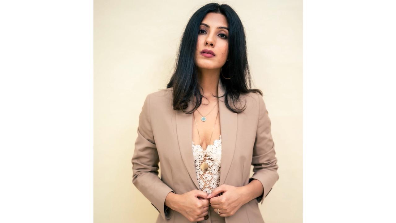 Mom influencer Saru Mukherjee Sharma shares her thoughts on financial freedom with a heart warming initiative