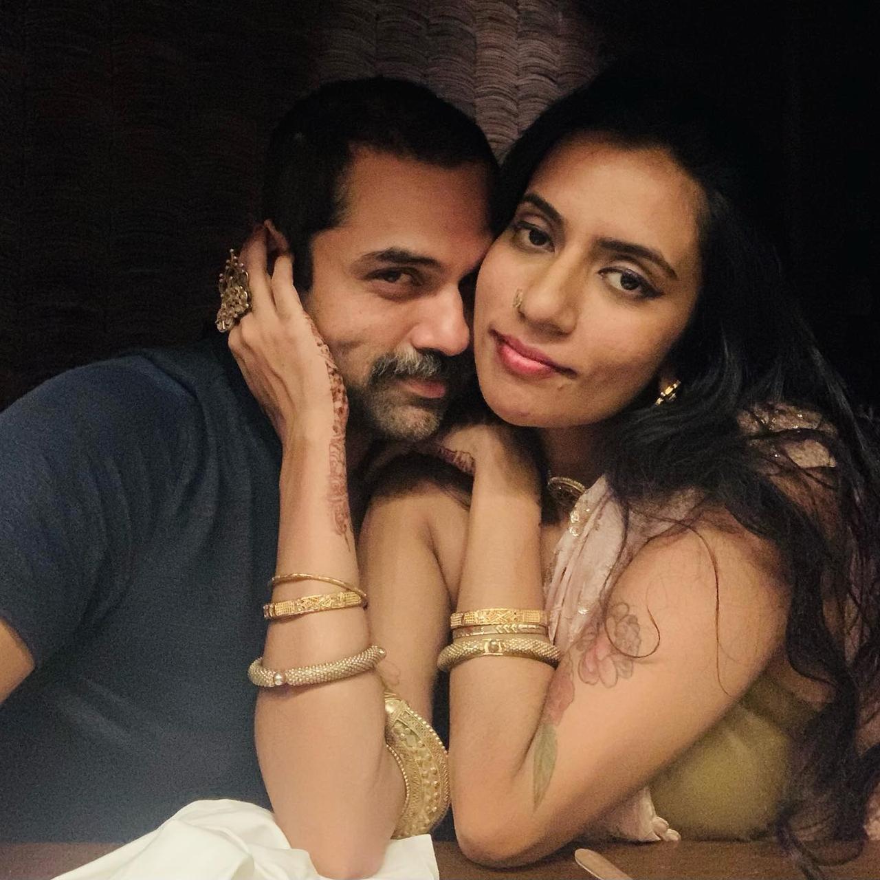 But a few years later, Abhay Deol and Preeti Desai called off their relationship and parted ways. Abhay dated Shilo Shiv Suleman, and the duo made their relationship Instagram official in 2021.