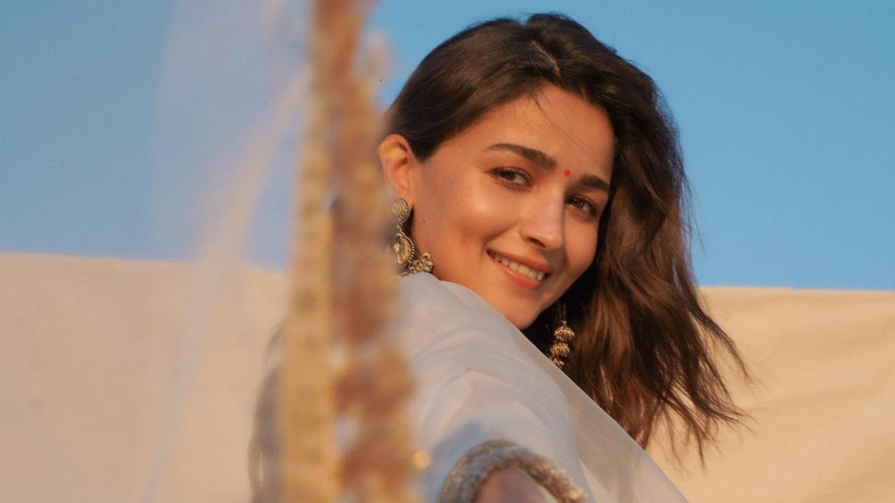 Alia Bhatt First Time Sex - Reasons why Alia Bhatt is a star and yet as simple as you, me, and us!