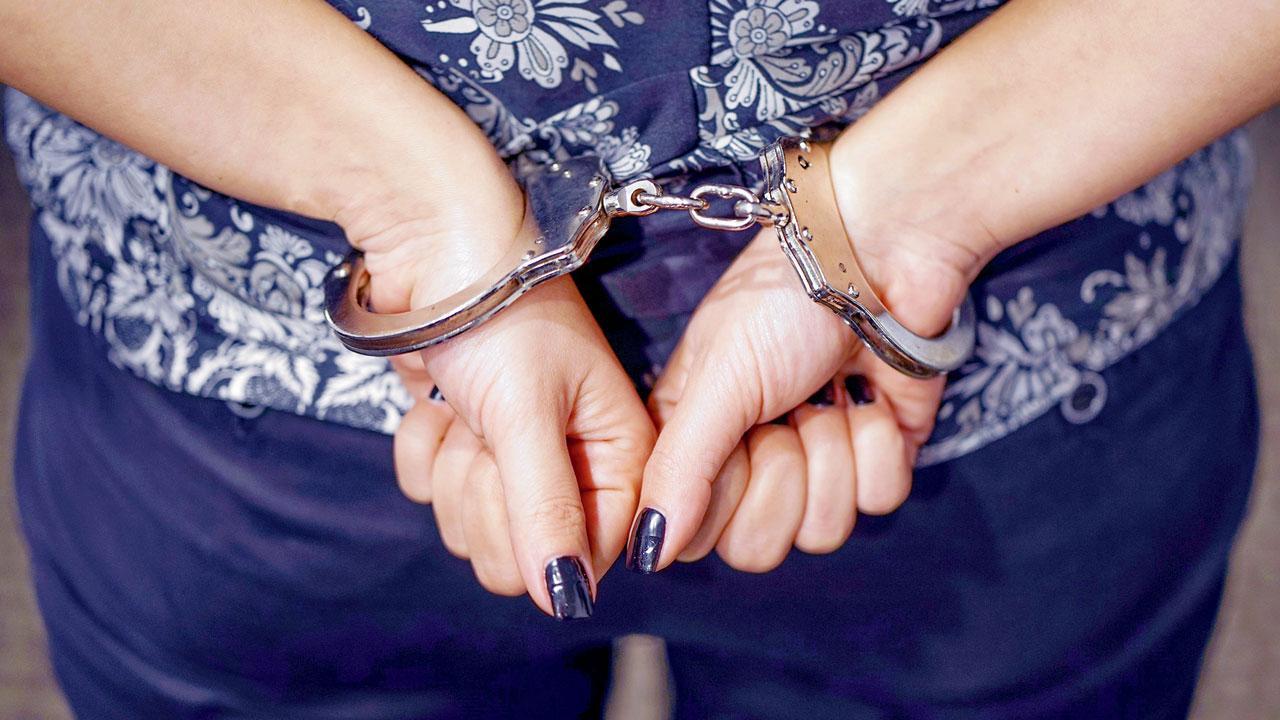 Jabardasthi Blackmail Sex - Mumbai woman booked for blackmailing own sister using her intimate photos,  videos