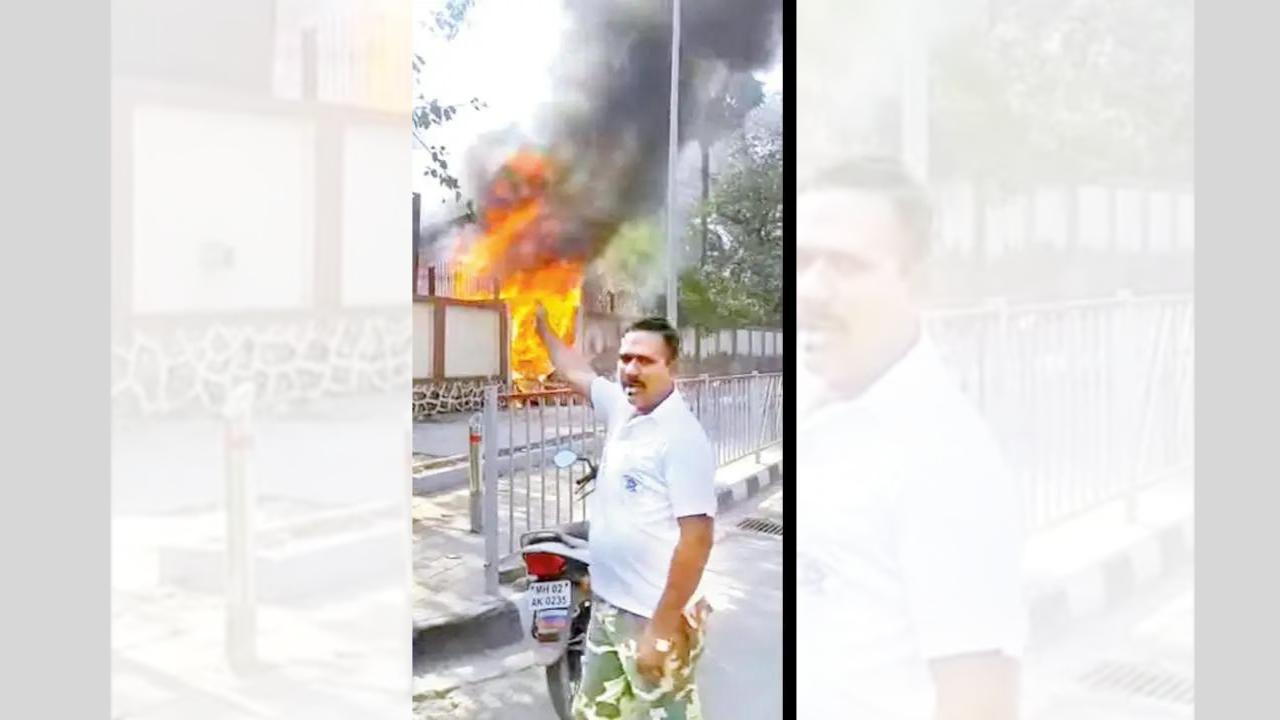 Mumbai Crime: Three escape with Rs 77 lakh after burning down ATM in Goregaon