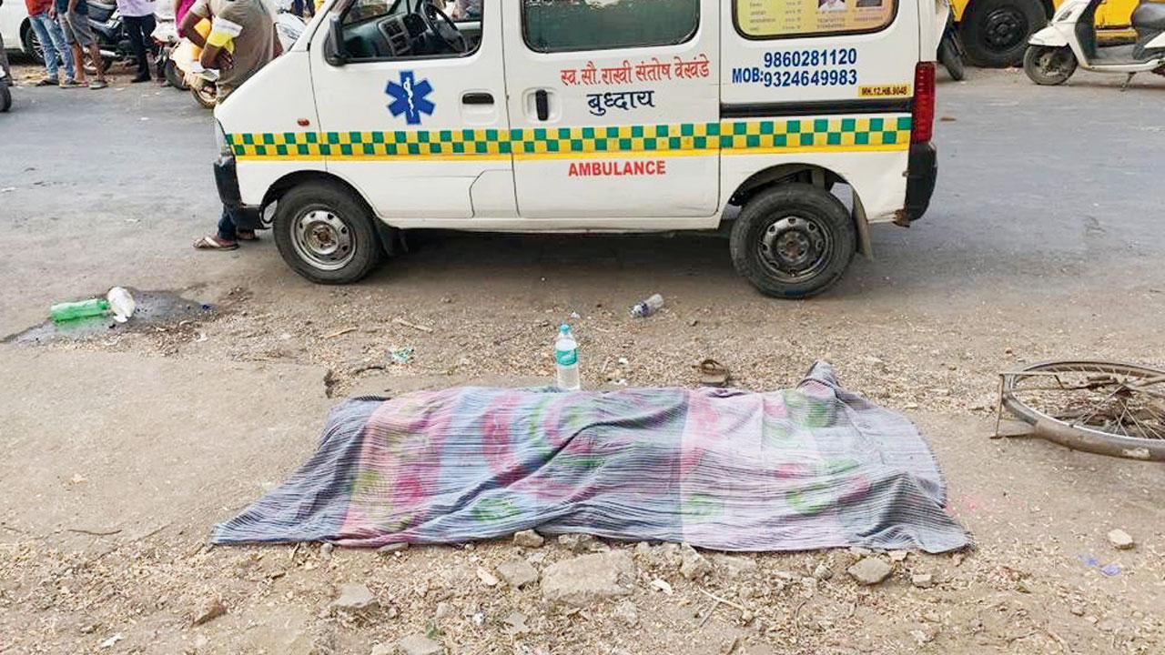 Did Holi balloon cost cyclist his life in Mumbai?