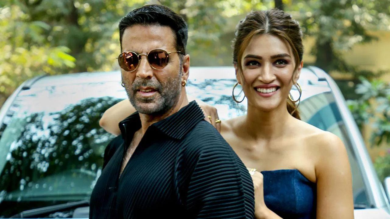 And as part of 'Azadi Ka Amrit Mahotsav', the National Museum of Indian Cinema displayed the vintage and the classic car club of India exhibition for the cast of 'Bachchhan Paandey', which is scheduled to hit theatres on March 18. Read the full story here