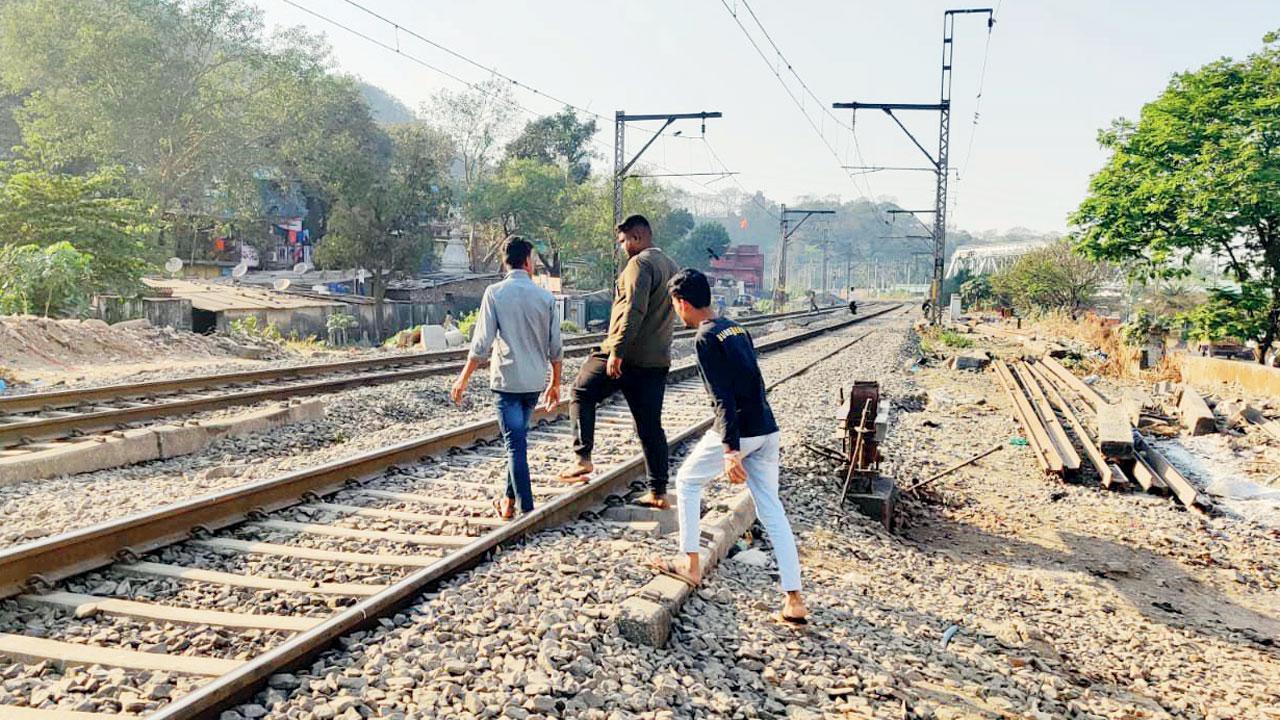 Mumbra Retibunder underpass to stop track deaths Mumbra Retibunder underpass to stop track deaths