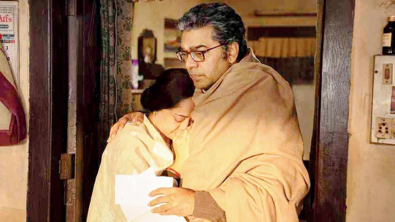 Ashutosh Rana: Had to convey my grief through silence
It couldn’t have been easy to stand out in the populated universe of Pagglait (2021). But you can trust Ashutosh Rana to make his role memorable, regardless of his screen time. The actor infused pathos and vulnerability into his part as he played the grieving father who is grappling with the untimely demise of his son. Rana, a contender for the Best Supporting Actor (Male): Film trophy at the mid-day and Radio City Hitlist OTT Awards, admits that his part in Pagglait was challenging. Read the full story here.