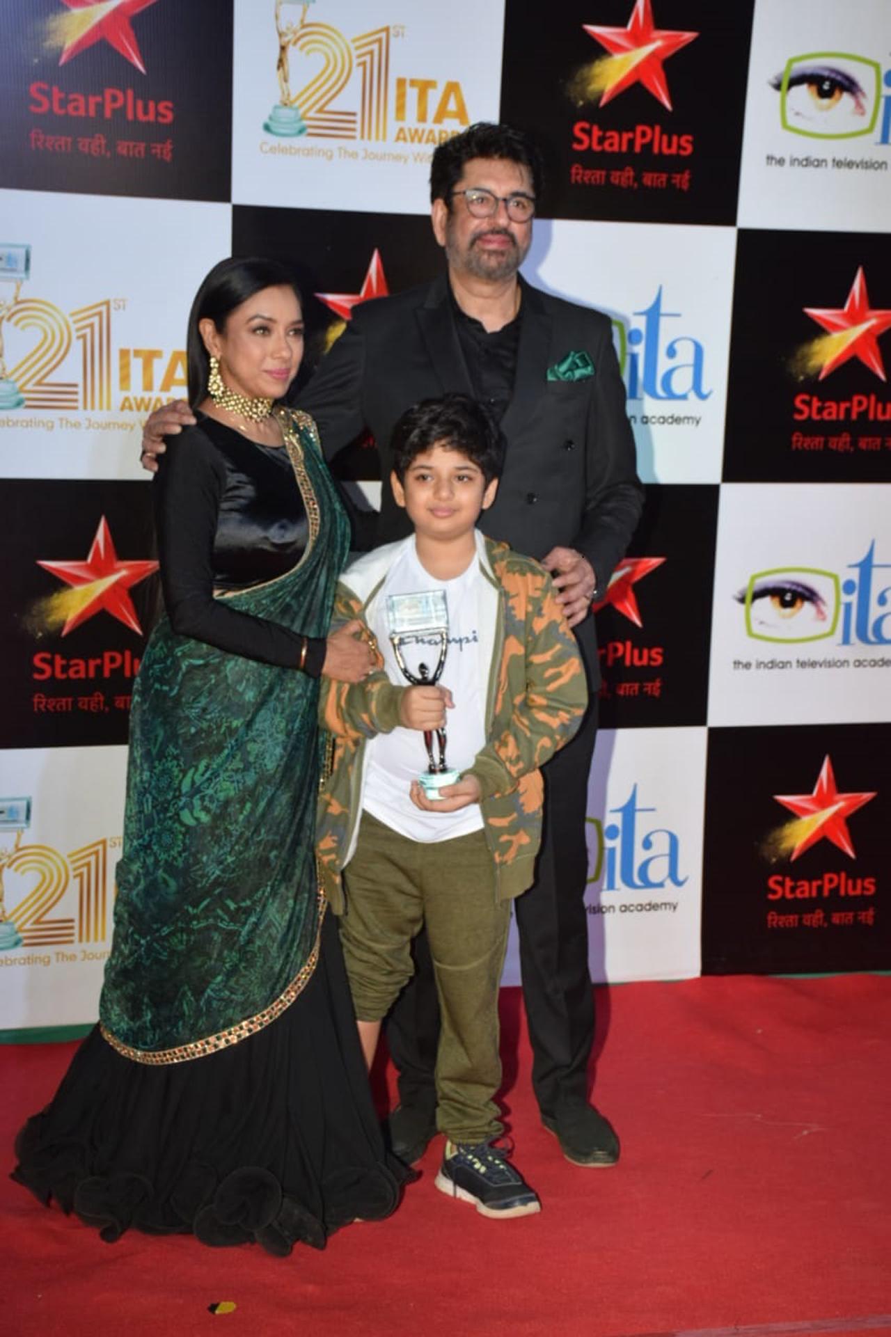 Rupali Ganguly posed with her husband Ashwin K Verma and son Rudransh as they attended 21st Indian Television Academy Awards.