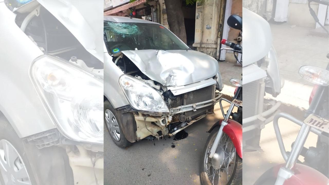 JJ hospital resident doctor's car hits bike, 24-year-old man killed