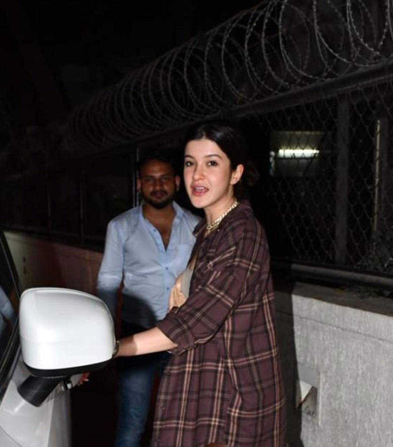 Also spotted was Shanaya Kapoor. Sanjay Kapoor's daughter is all set to make her acting debut with the film titled 'Bedhadak'. 'Bedhadak' is presented by Karan Johar and helmed by Shashank Khaitan. Sharing the update, Shanaya took to Instagram and unveiled her first look from the film.




