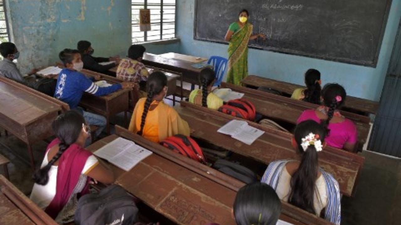 Offline classes for standards 10, 12 in all Delhi schools, parents' consent not necessary
