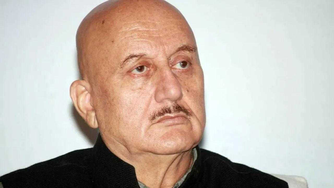The recent controversy around 'The Kapil Sharma Show' which emerged from a tweet by 'The Kashmir Files' director Vivek Agnihotri, led to a massive backlash for the comedy show with Twitterati asking to boycott the show. Now veteran actor Anupam Kher, who stars in a key role in the film, has put out a statement clarifying the misunderstanding. Read the full story here