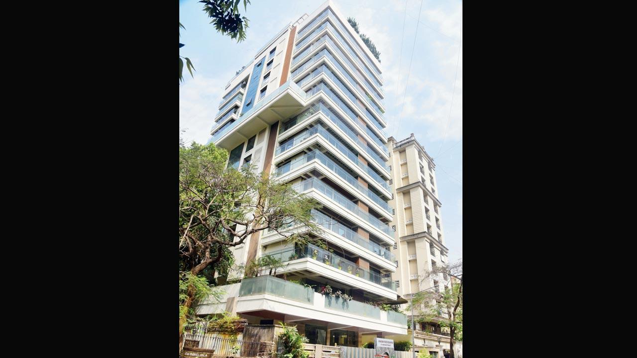 BMC inspects Mohit Kamboj’s Santacruz building for 4 hours