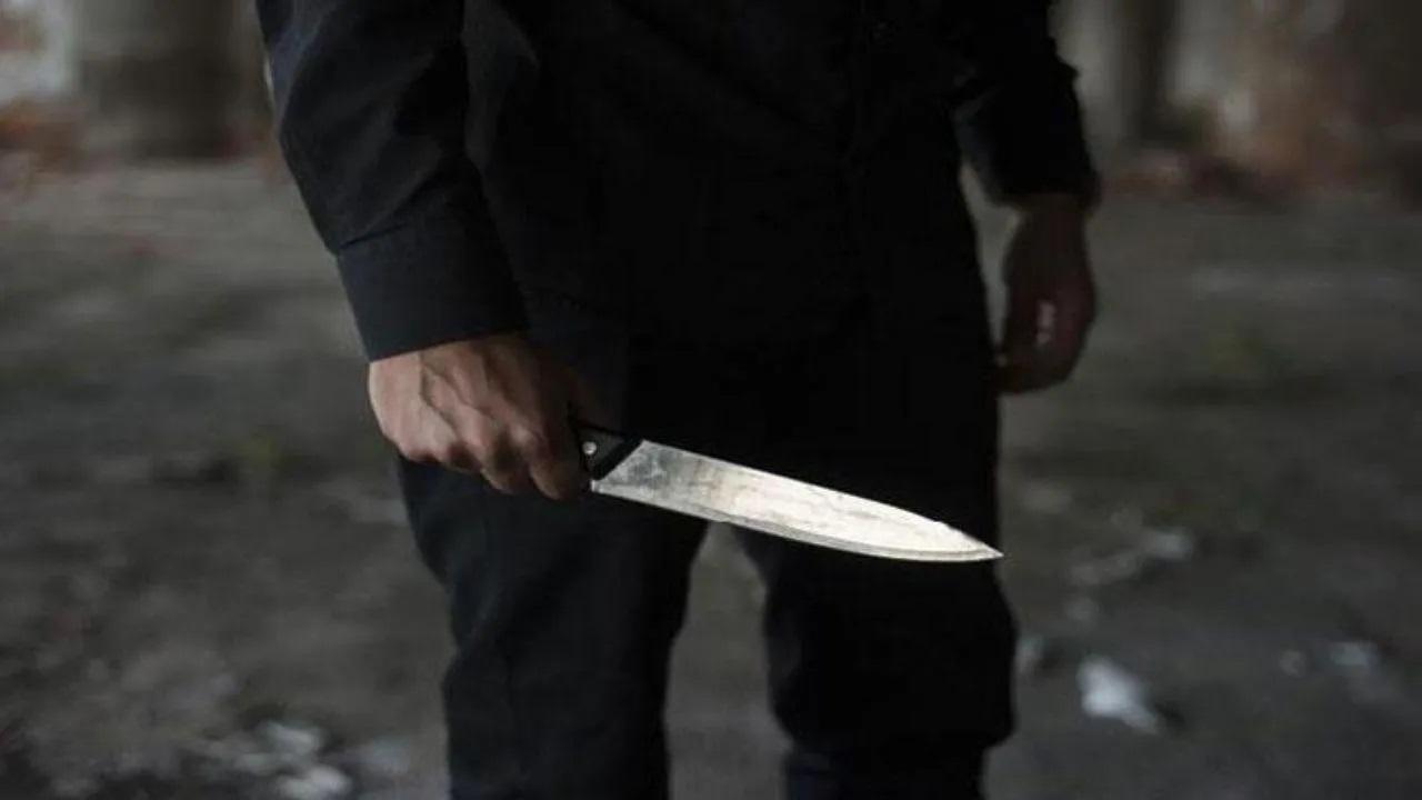 Mumbai: Woman stabbed in neck at Charni Road station, suffers serious injuries