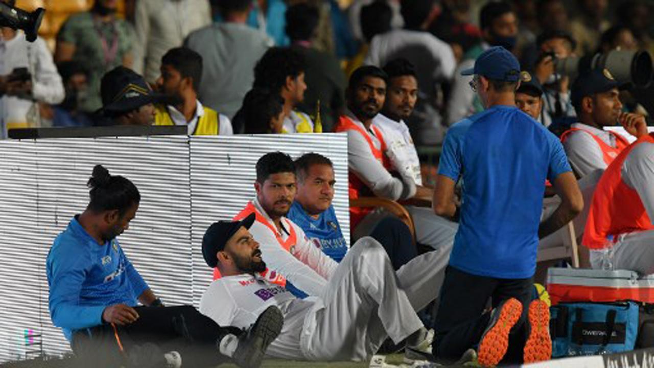 Four Virat Kohli fans arrested for breaching security to click selfies at M. Chinnaswamy Stadium