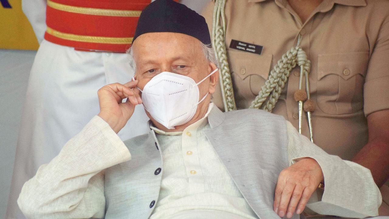 Maha Governor Koshyari leaves Vidhan Bhavan without completing his address to join session of Houses