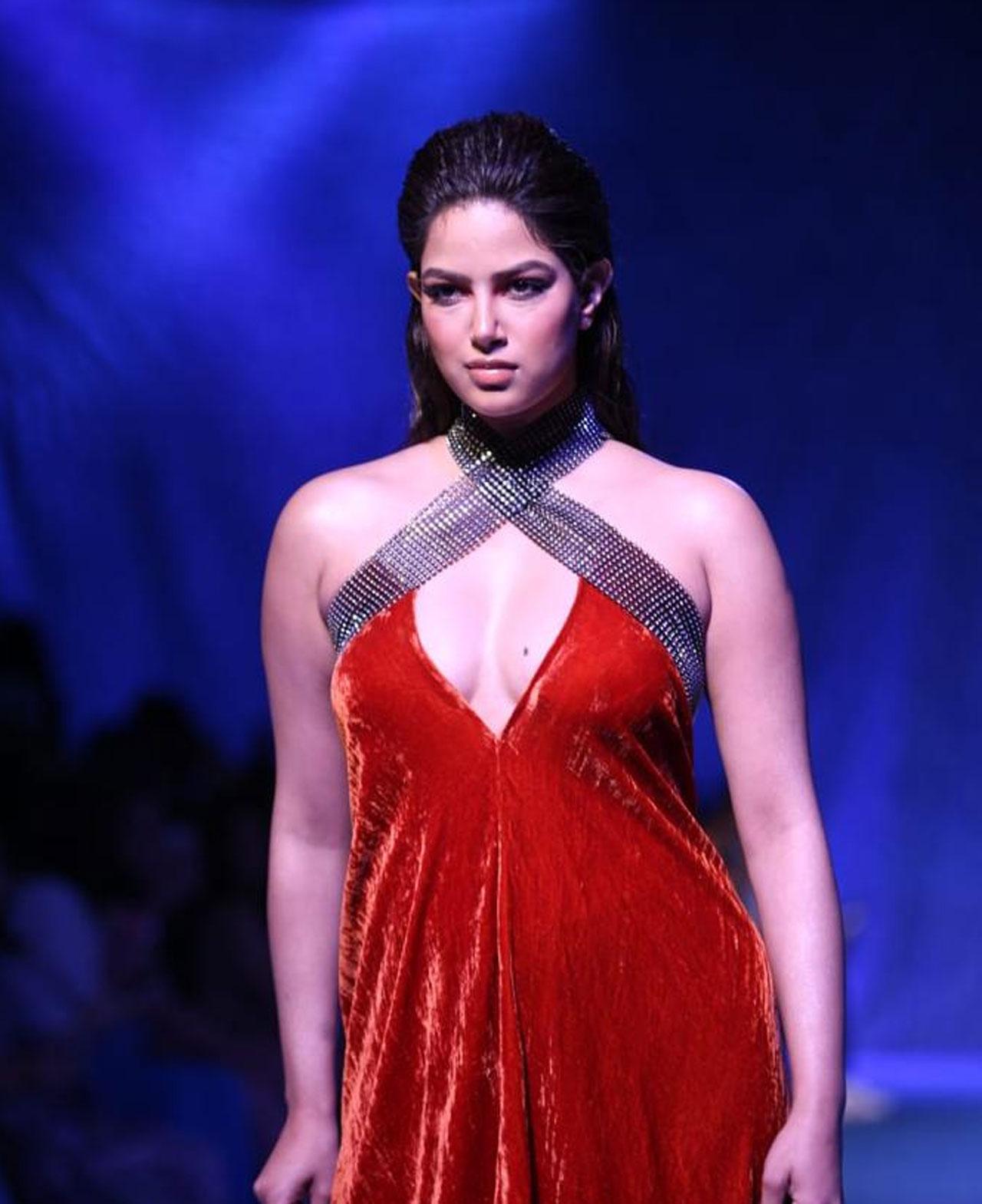 Miss Universe 2021 Harnaaz Kaur Sandhu walked the ramp this year at the Lakme Fashion Week of 2022. The beauty queen walked for designers Shiaan and Narresh and oozed grace, elan, and confidence in her stunning red velvet gown. 