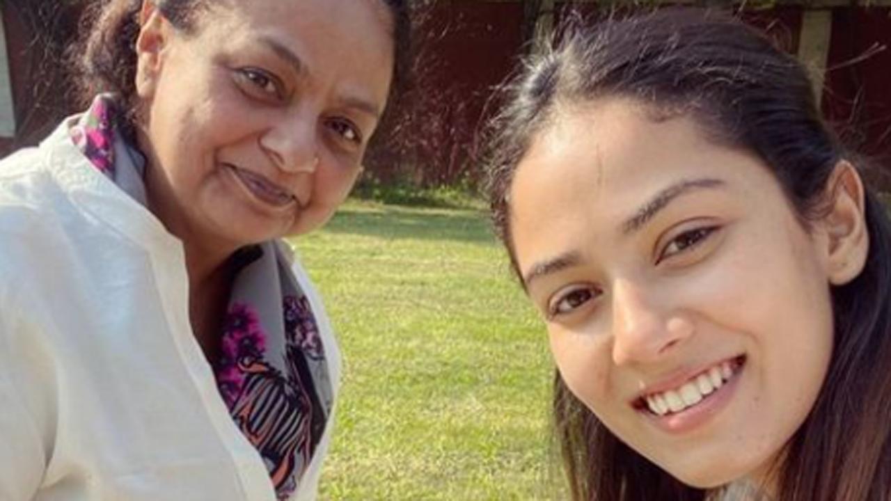 Shahid Kapoor thanks his mother, wife for being his 