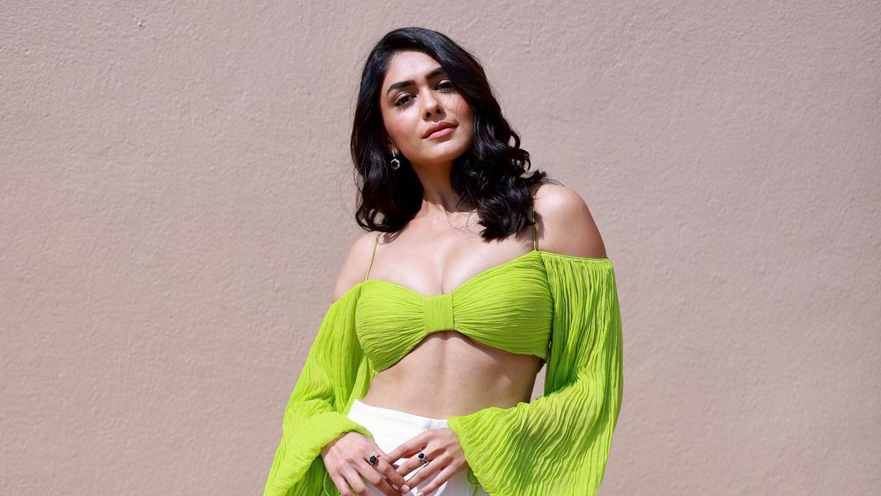 Mrunal Thakur: I manifested working with Hrithik Roshan, Farhan Akhtar while watching 'Lakshya'