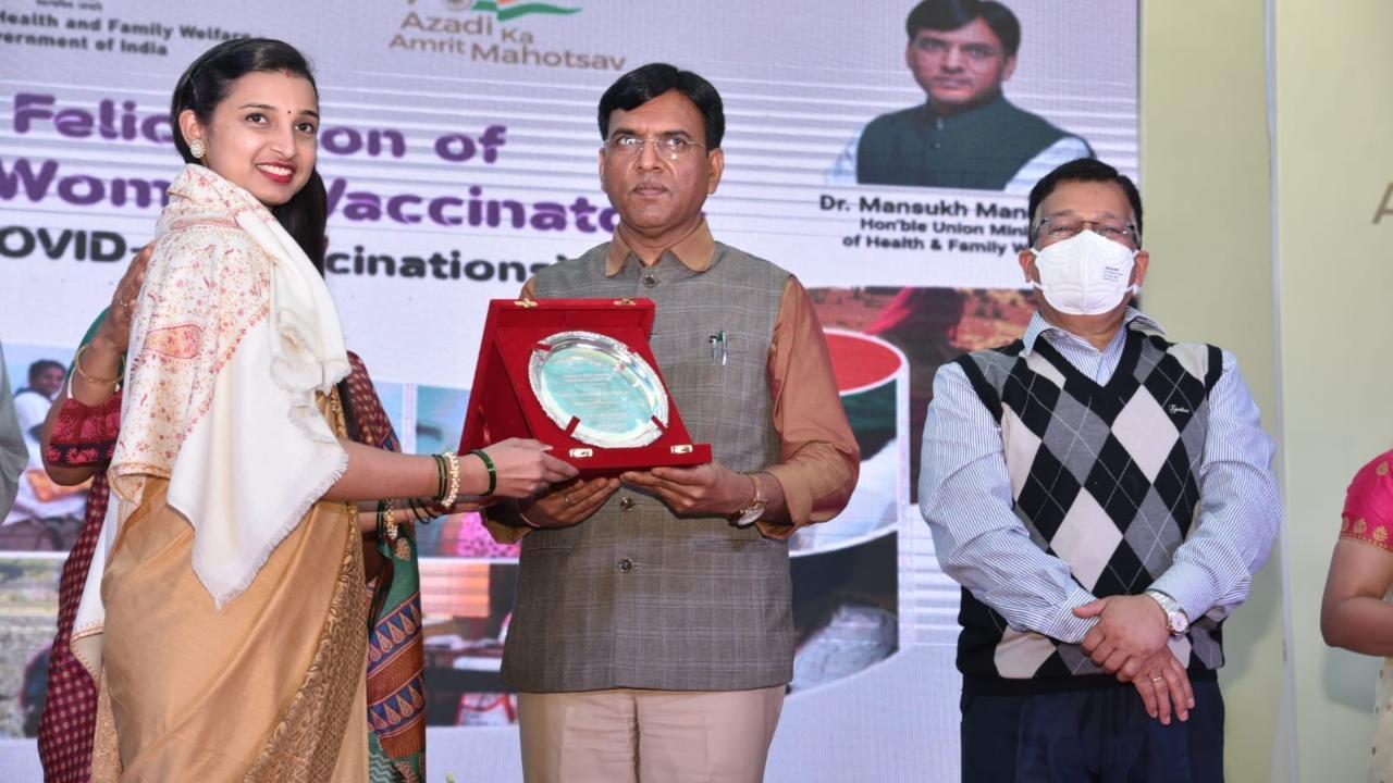 Mumbai's NESCO health workers felicitated by Health Minister Mandaviya for administering max vaccines in Maha