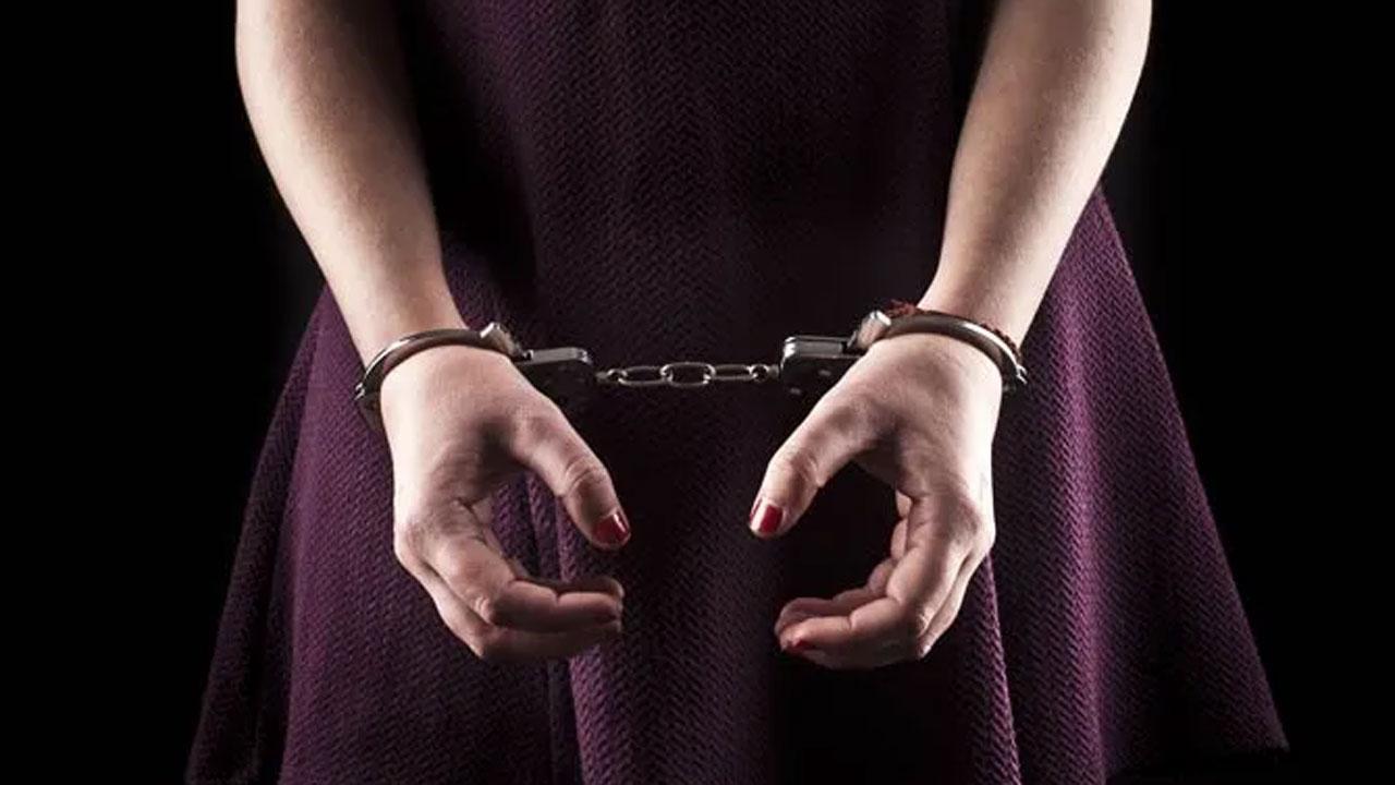 Bengali actor Rupa Dutta arrested for stealing purses at Kolkata book fair
