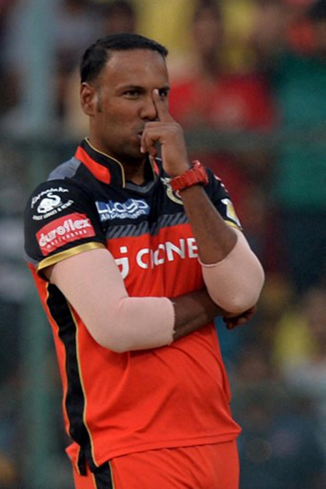 Samuel Badree: The West Indies bowler who played for Royal Challengers Bangalore, took an astounding 4 wickets for 9 runs in the match against Mumbai Indians
