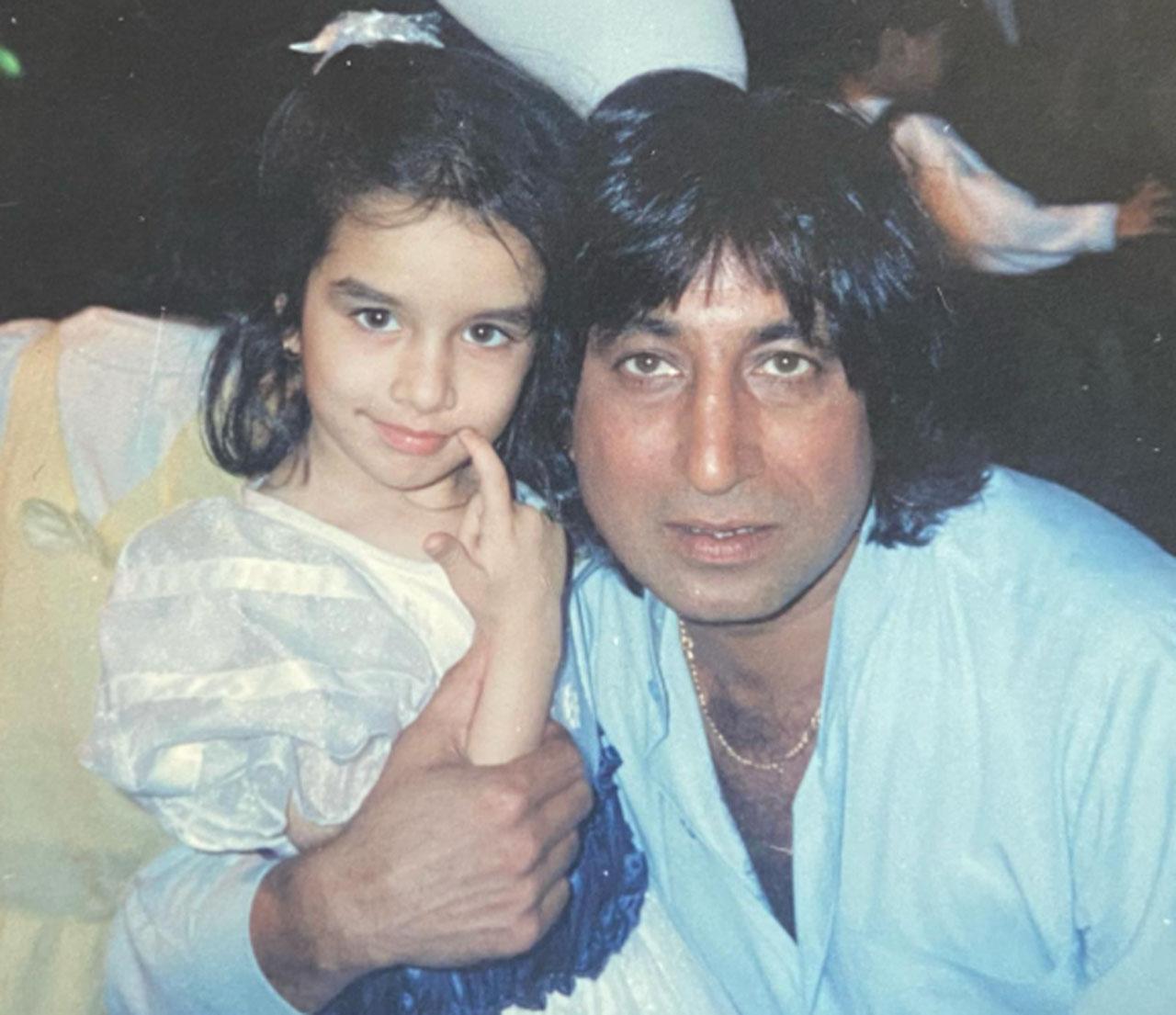 To wish her father Shakti Kapoor on Father's Day, Shraddha wrote- 