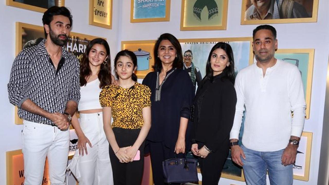 Neetu Kapoor, Ranbir Kapoor and family with Alia Bhatt at 'Sharmaji Namkeen' special screening