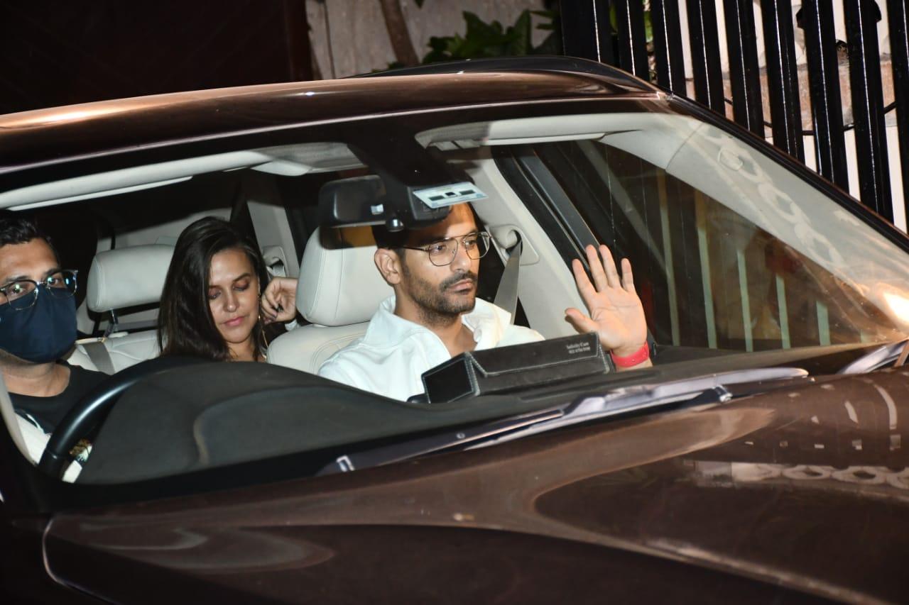 Neha Dhupia and her husband Angad Bedi, too, made a graceful entry at Shweta's party in white attires.