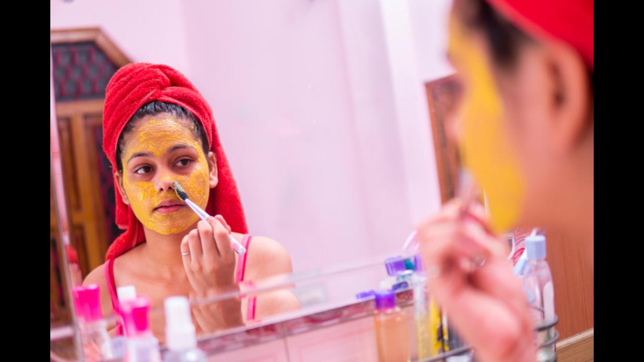 Worried about post-Holi skin problems? Basic kitchen ingredients come to the rescue