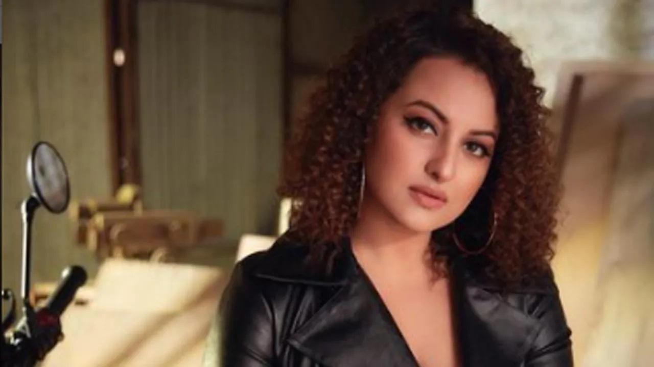 Actor Sonakshi Sinha, on Tuesday, issued an official statement rebutting the ongoing rumours of a non-bailable warrant issued against her in a fraud case. Read full story here