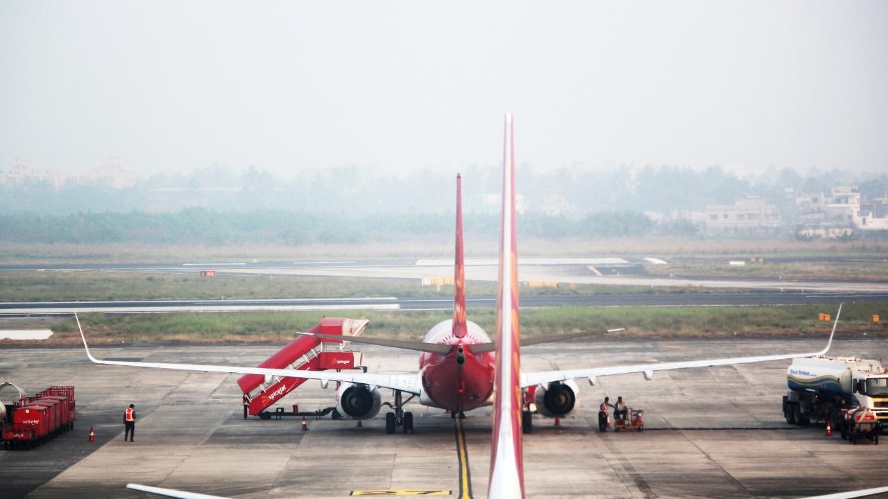 SpiceJet flight collides with electric pole at Delhi airport