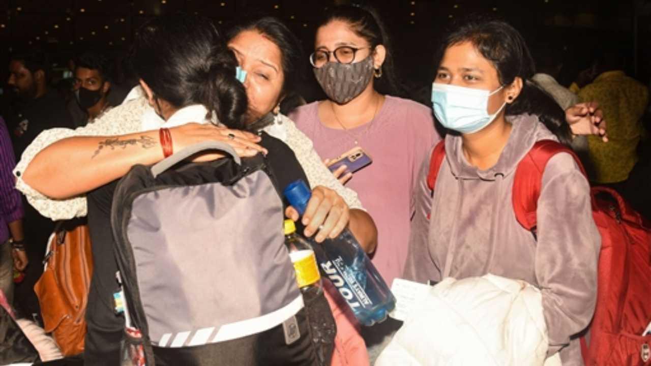 Two AI Express flights bring 369 Indians from Ukraine to Mumbai; 951 arrive in city in a week