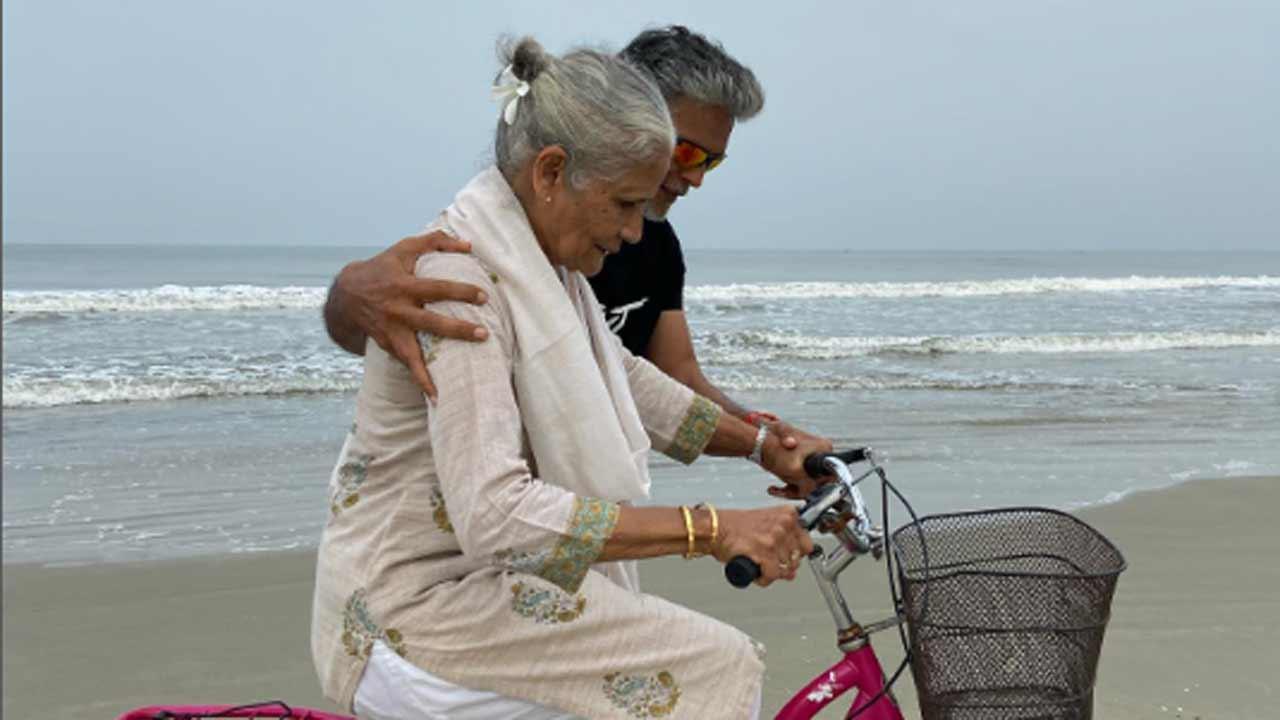 Milind Soman teaches his 83-years-old mother to cycle again