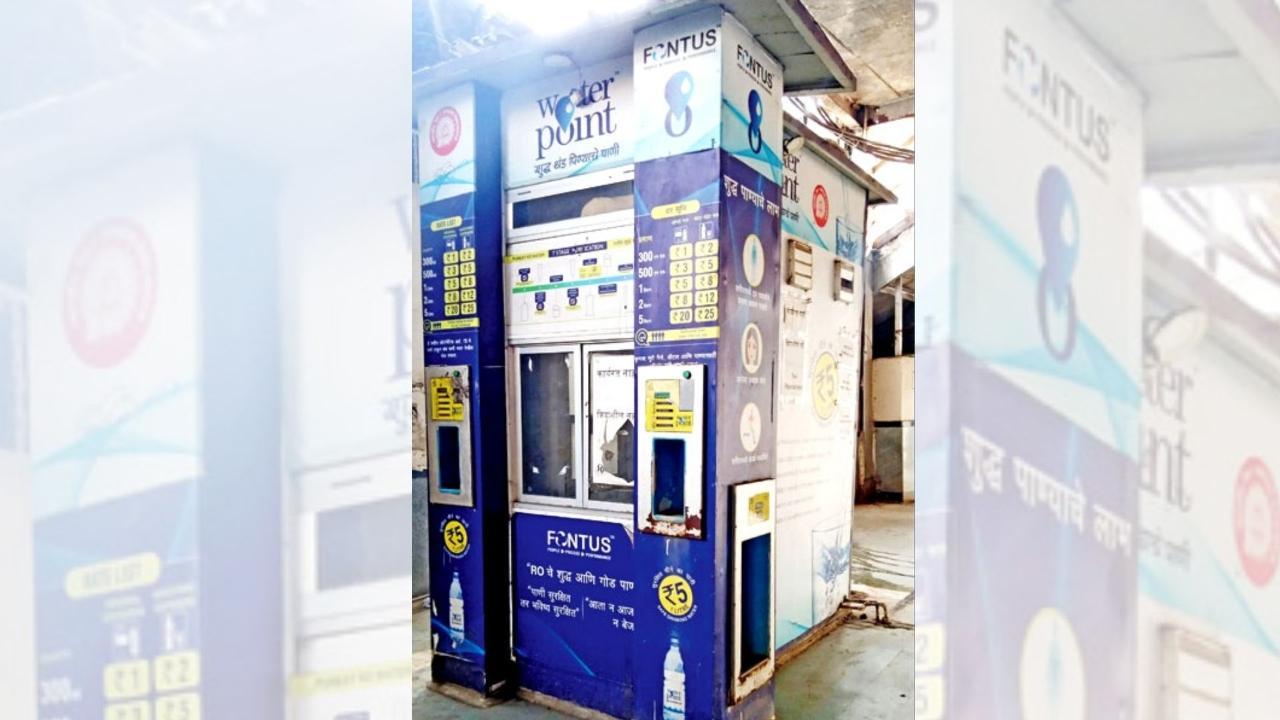 Mumbaikars won't go thirsty at Central Railway stations anymore; 35 water machines to be installed soon