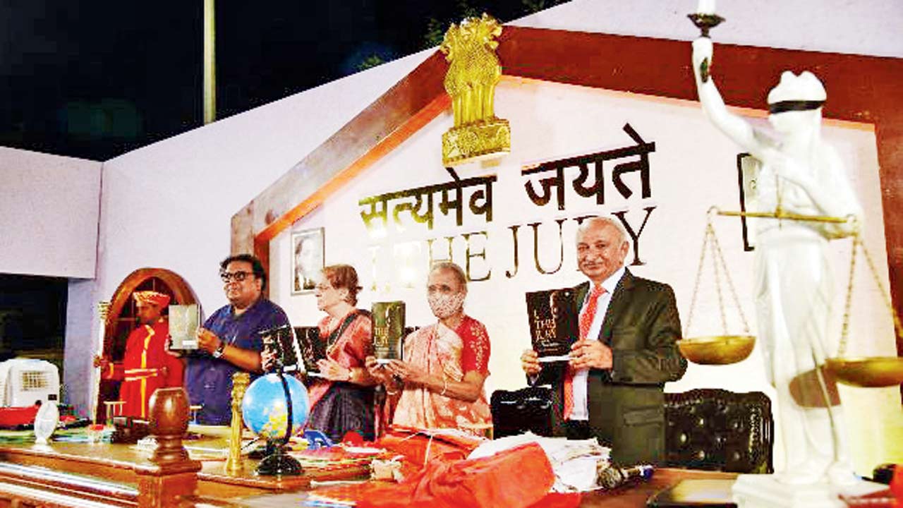 (From left) Ashwin Sanghi, Sujata Manohar, Rasila and Divyakant Mehta Pic/Pradeep Dhivar
