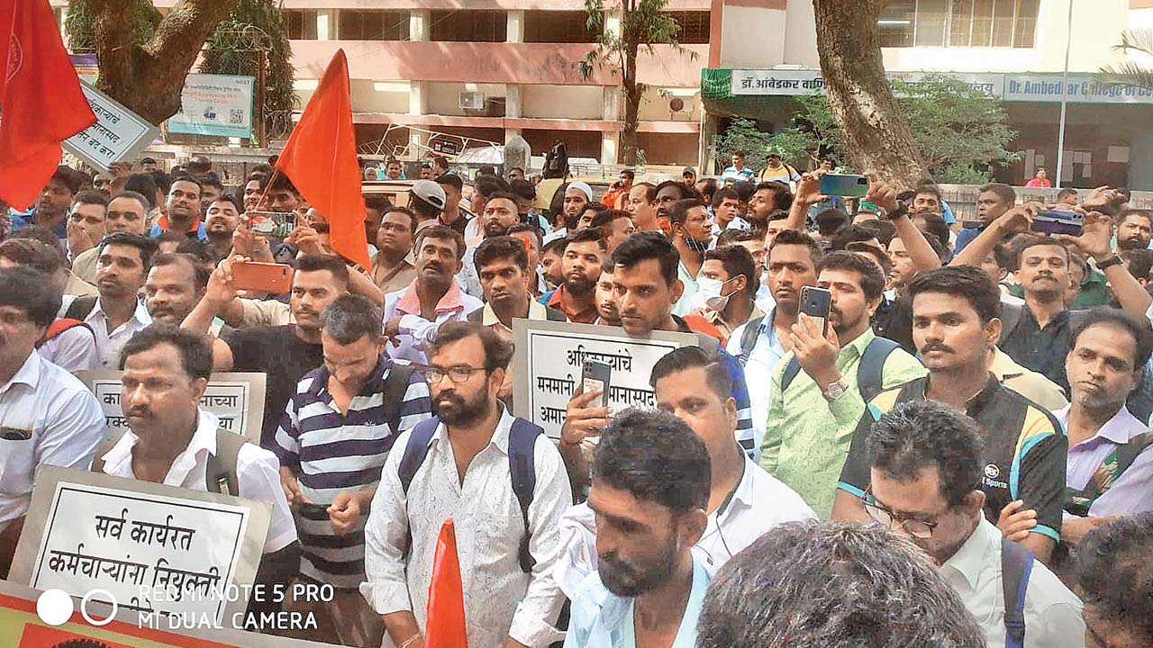 BEST contract workers and trade unions protest at Wadala bus depot Friday