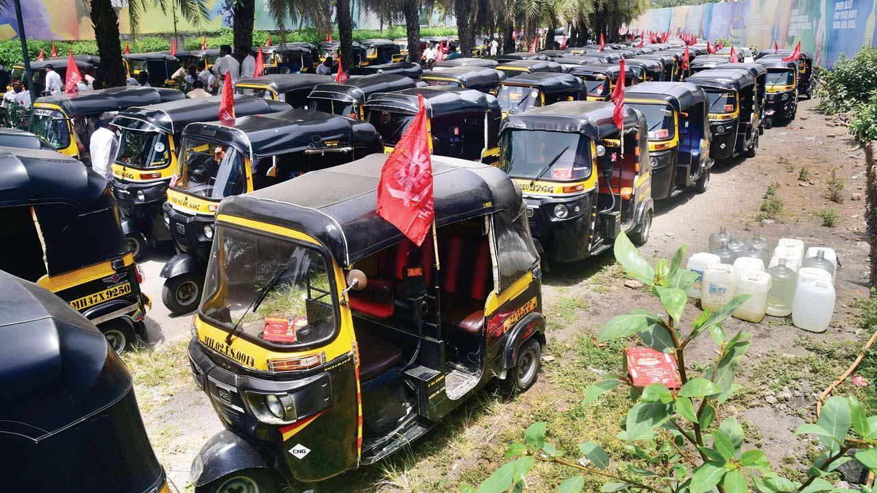 mid-day.com - Rajendra B. Aklekar - CNG too costly, want relief: Auto drivers