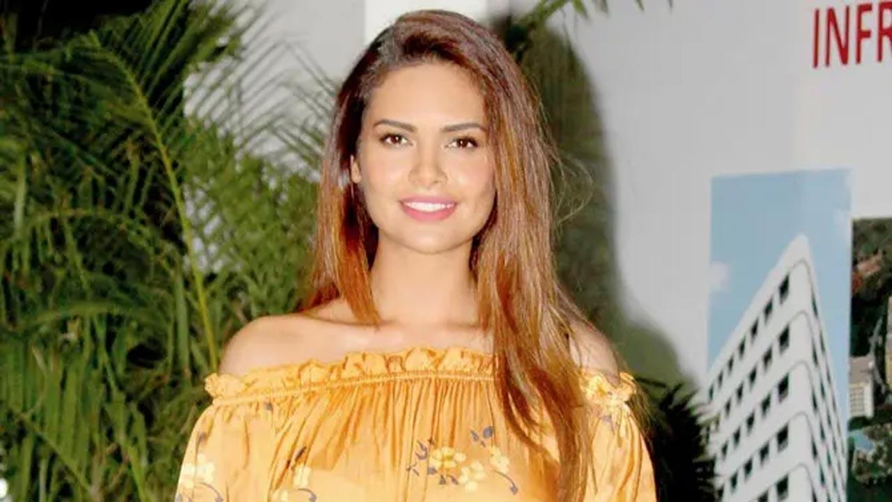 Esha Gupta chuffed at response to 'Aashram 3' trailer