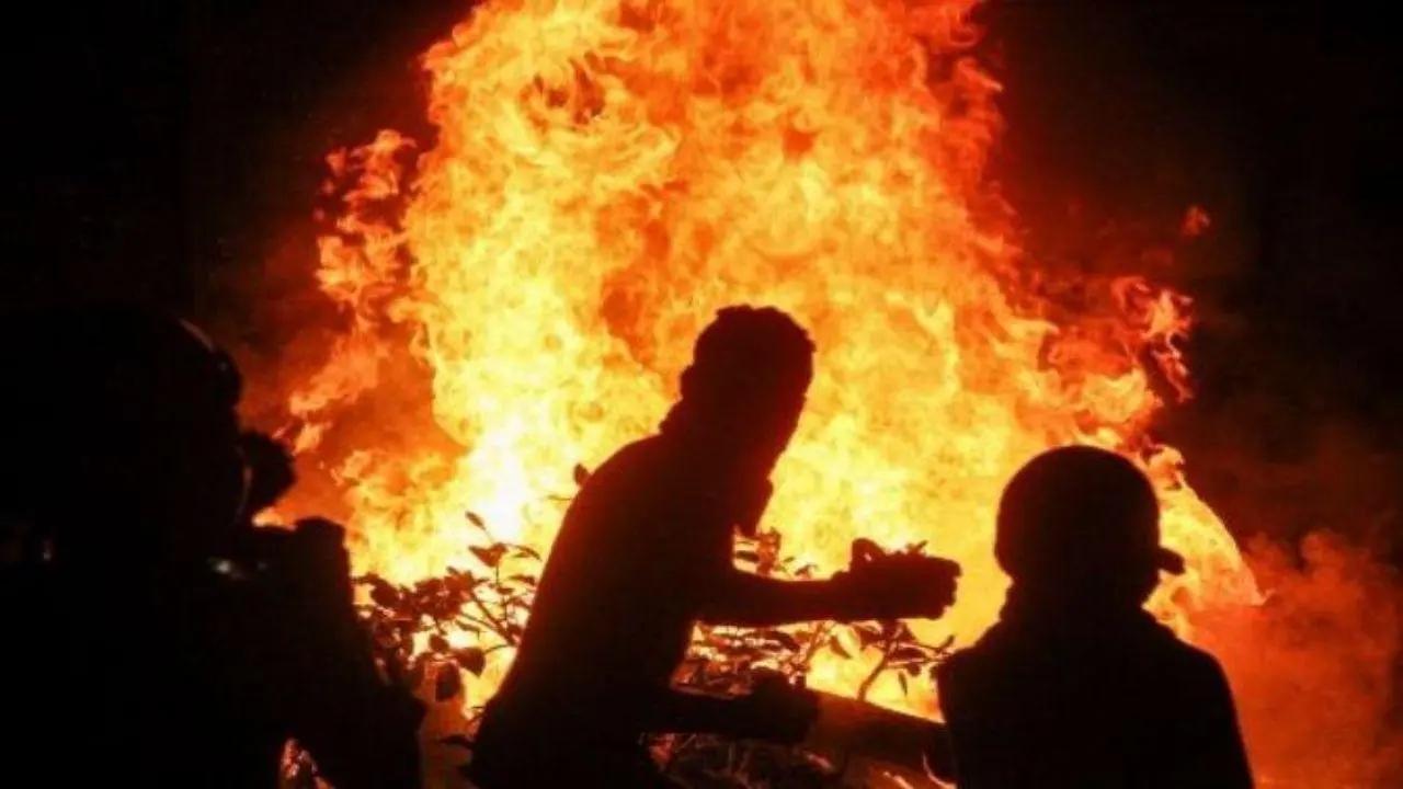 Maharashtra: Massive fire at wood depot in Ballarpur