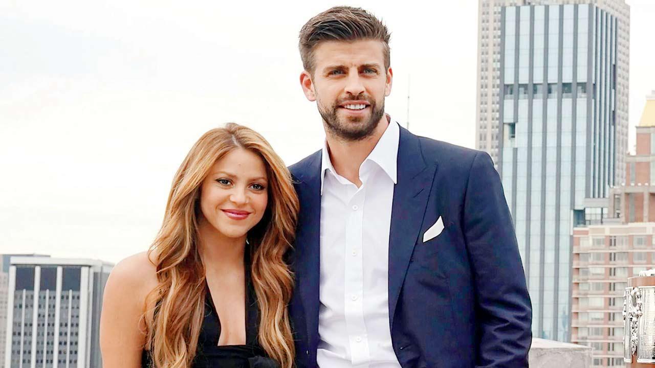 Pique sings we-are-fine-staying-unmarried tune
