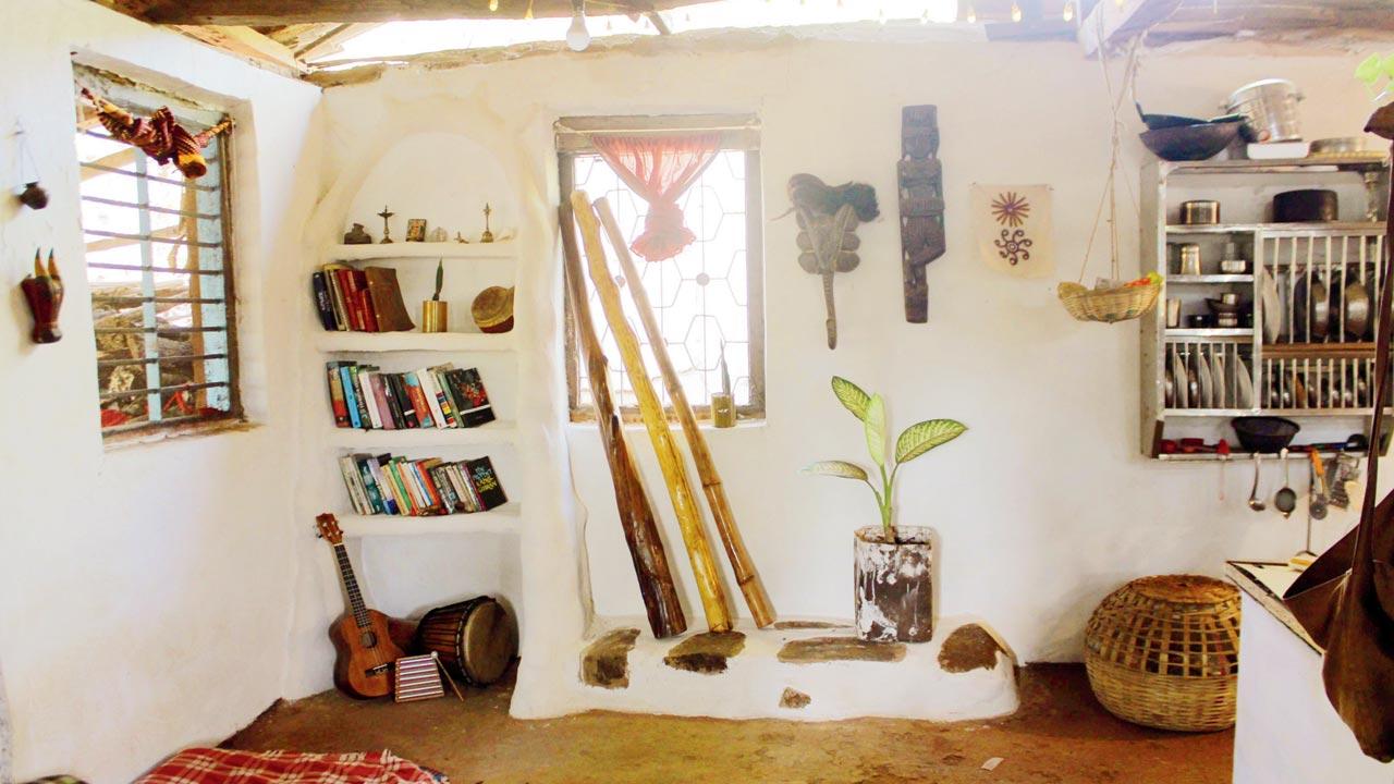 Abhishek used traditional materials like mud, lime, straw, bamboo sticks and cow dung, to redo the house