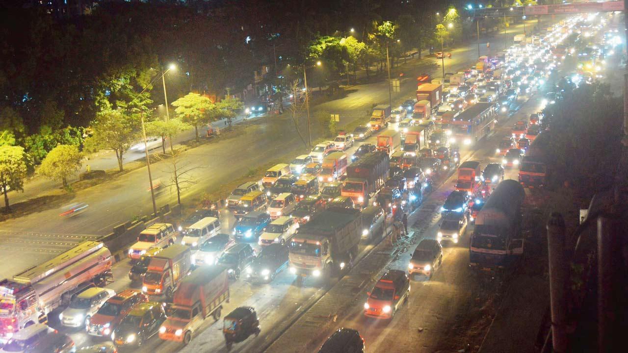 Mumbaikars using Jogeshwari Vikhroli Link Road to get relief from traffic jams by Sunday