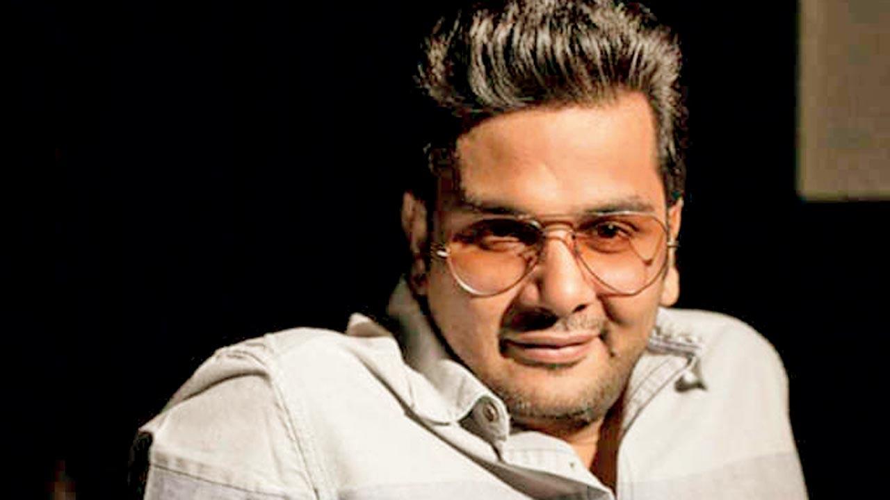  Mukesh Chhabra 